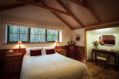 Eagle Hammer Cottages - Tourism Guide 7