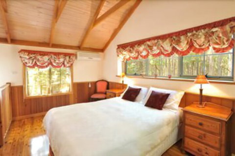Eagle Hammer Cottages - Tourism Guide 6