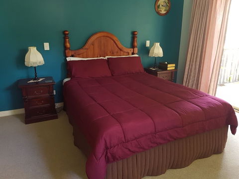 Tambaridge Bed And Breakfast - Tourism Guide 4