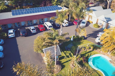 Tropicana Motor Inn - Travel Agents 3