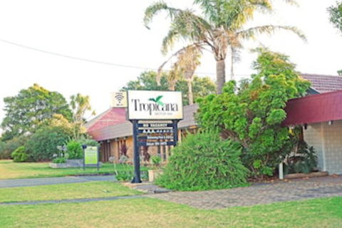 Tropicana Motor Inn - Travel Agents 0