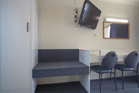 Acacia Motor Inn - Travel Search 5