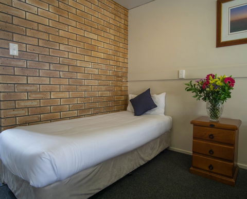 Acacia Motor Inn - Travel Search 6