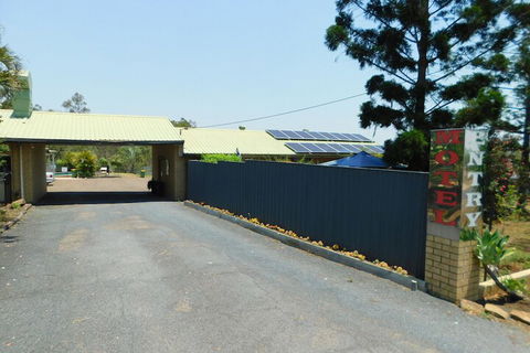 Hatton Vale Motel - Travel Search 3