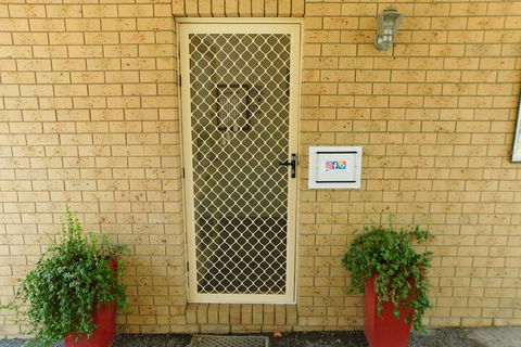 Hatton Vale Motel - Travel Search 2