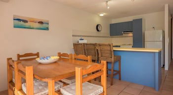 Peregian Court Resort - Travel Search 2