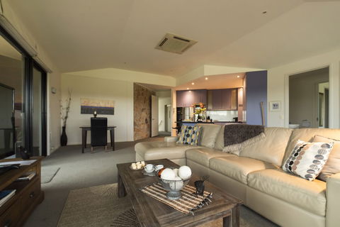 Hilltop Apartments Phillip Island - Travel Agents 6
