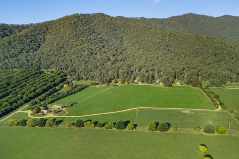 The Buckland Studio Retreat - Travel Search 2