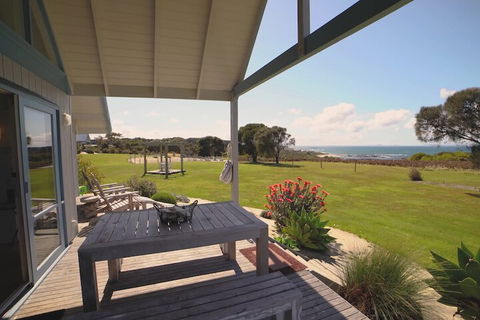 Bear Gully Coastal Cottages - Travel Search 3