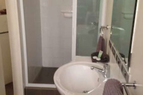 Copper Gate Motel - Cruises Travel 6