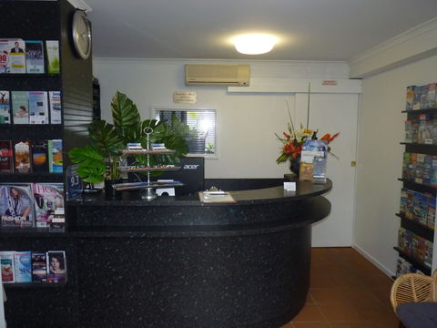 Sunseeker Motel - Travel Search 4