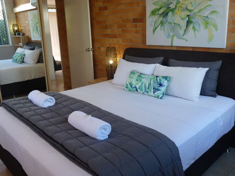 Sunseeker Motel - Travel Search 5