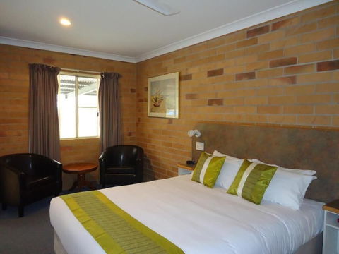 Copper Country Motor Inn & Restaurant - Travel Search 6