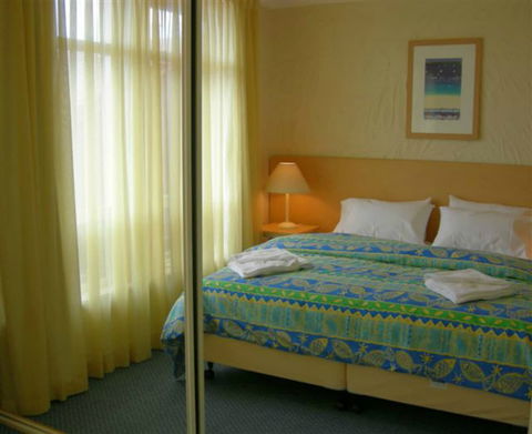 Bayswaterfront Apartments - Cruises Travel 0