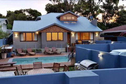 Waikiki Beach Bed & Breakfast - Tourism Guide 0