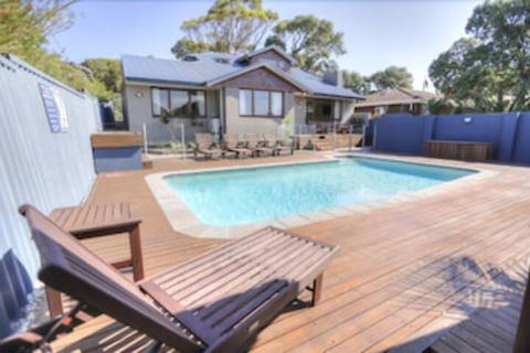 Waikiki Beach Bed & Breakfast - Tourism Guide 3