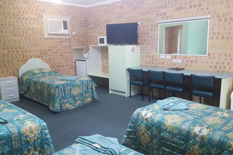 Tiaro Motor Inn - Tourism Guide 2