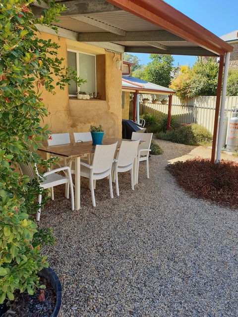 Queen's Cottage Bed And Breakfast Barossa Valley - Travel Agents 6