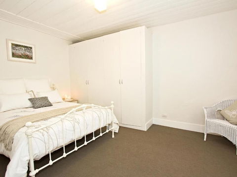 Queen's Cottage Bed And Breakfast Barossa Valley - Travel Agents 3