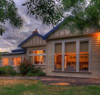 Acacia Bed  Breakfast