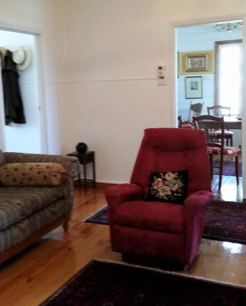 C & As Cottage - Travel Agents 1