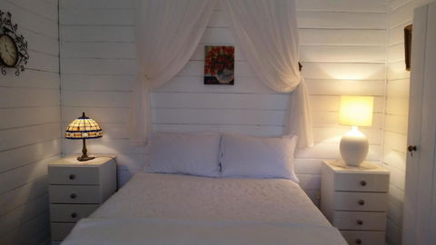 C & As Cottage - Travel Agents 5