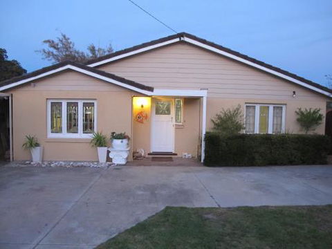 Layton Street Apartments - Travel Agents 2
