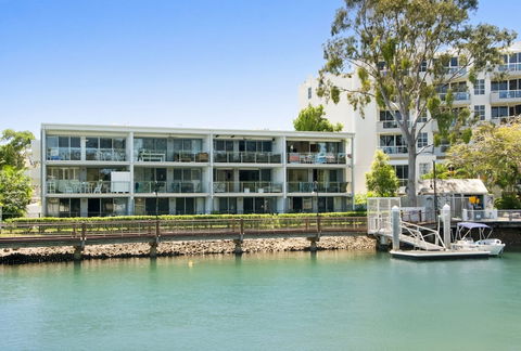 Jacaranda Noosa - Tourism Guide 1