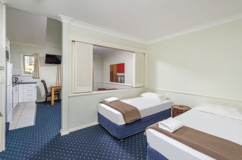 Rivercity Gardens - Travel Agents 3