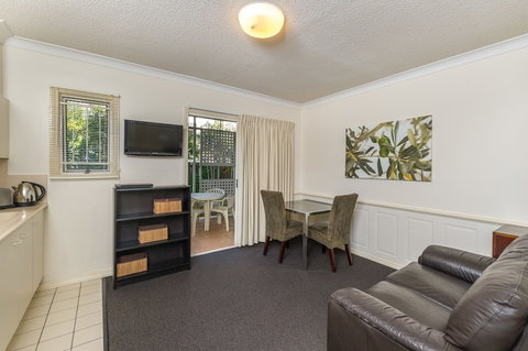 Rivercity Gardens - Travel Agents 2