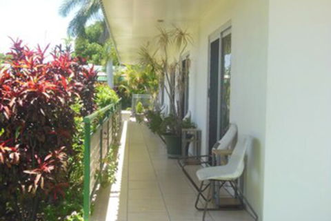 Country Road Motel - Travel Agents 1