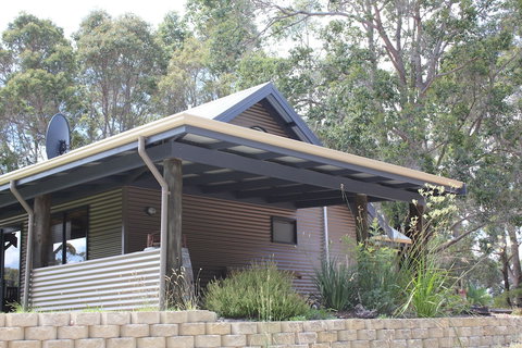 Scotsdale Valley Studios - Travel Agents 0