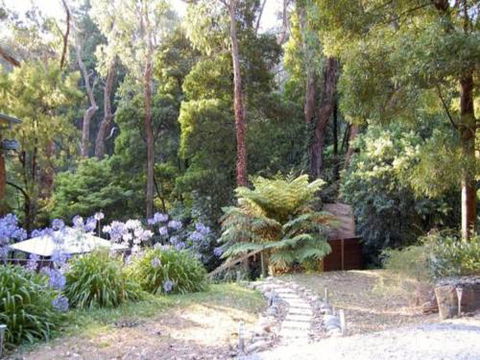 Mount Evelyn Retreat - Travel Agents 5