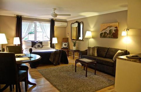 Mount Evelyn Retreat - Travel Agents 4