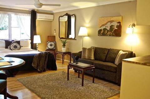 Mount Evelyn Retreat - Travel Agents 0