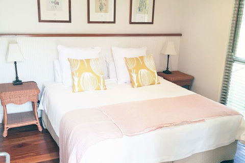 The Drawing Rooms Of Berry - Tourism Guide 3