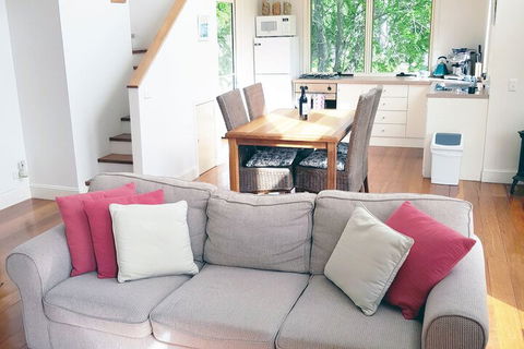 The Drawing Rooms Of Berry - Tourism Guide 2