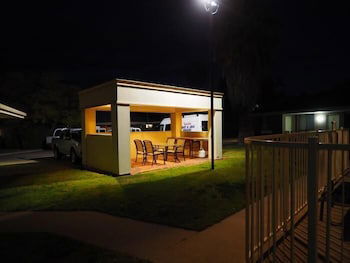 Jacaranda Motel & Holiday Units - Tourism Guide 0