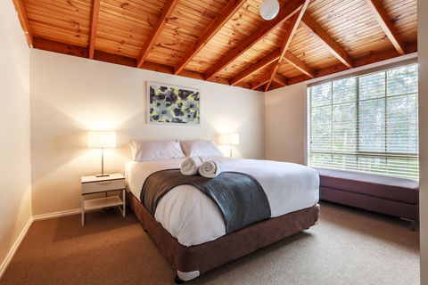 The Cottages At Hepburn Springs - Cruises Travel 3