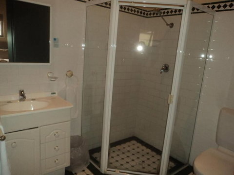 Hahndorf Motel - Tourism Guide 5