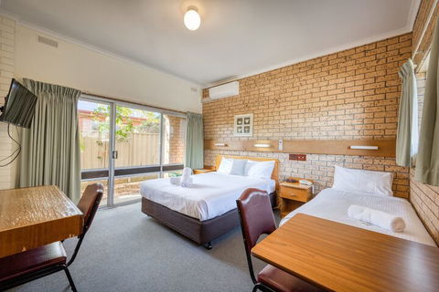 Colac Mid City Motor Inn - Travel Agents 7