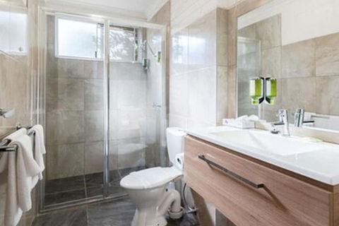 Colac Mid City Motor Inn - Travel Agents 4