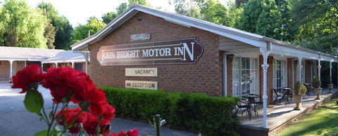 Barrass's John Bright Motor Inn - Cruises Travel 1
