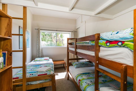 Beachfront Cottages Torquay - Cruises Travel 6
