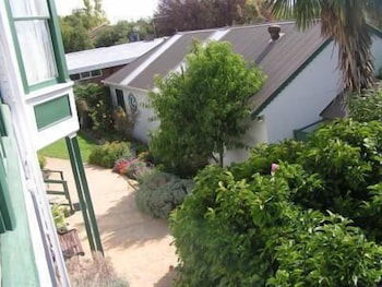 Colonial Accommodation At Undine - Travel Agents 0