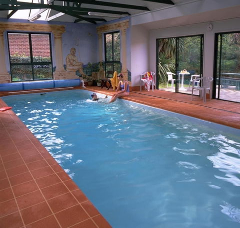 Colonial Accommodation At Undine - Travel Agents 1
