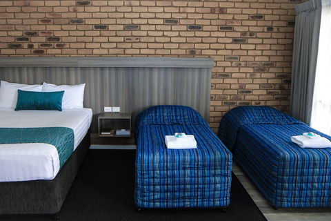 Central Motor Inn - Travel Search 0