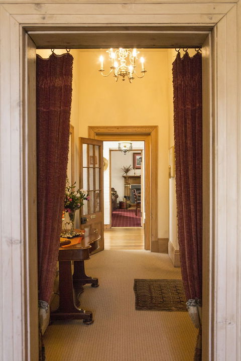 The Racecourse Inn - Tourism Guide 2