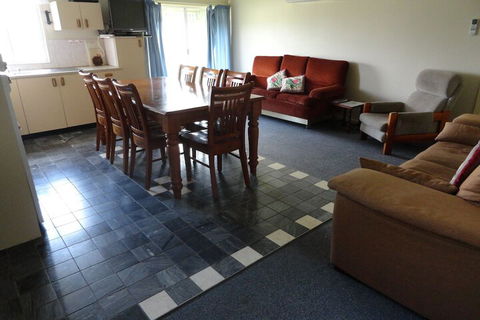 High View Family Cottages - Tourism Guide 2