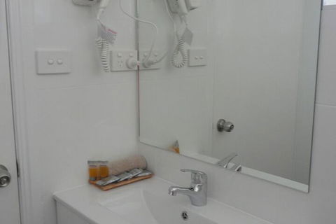 Rosebourne Gardens Motel - Travel Search 4